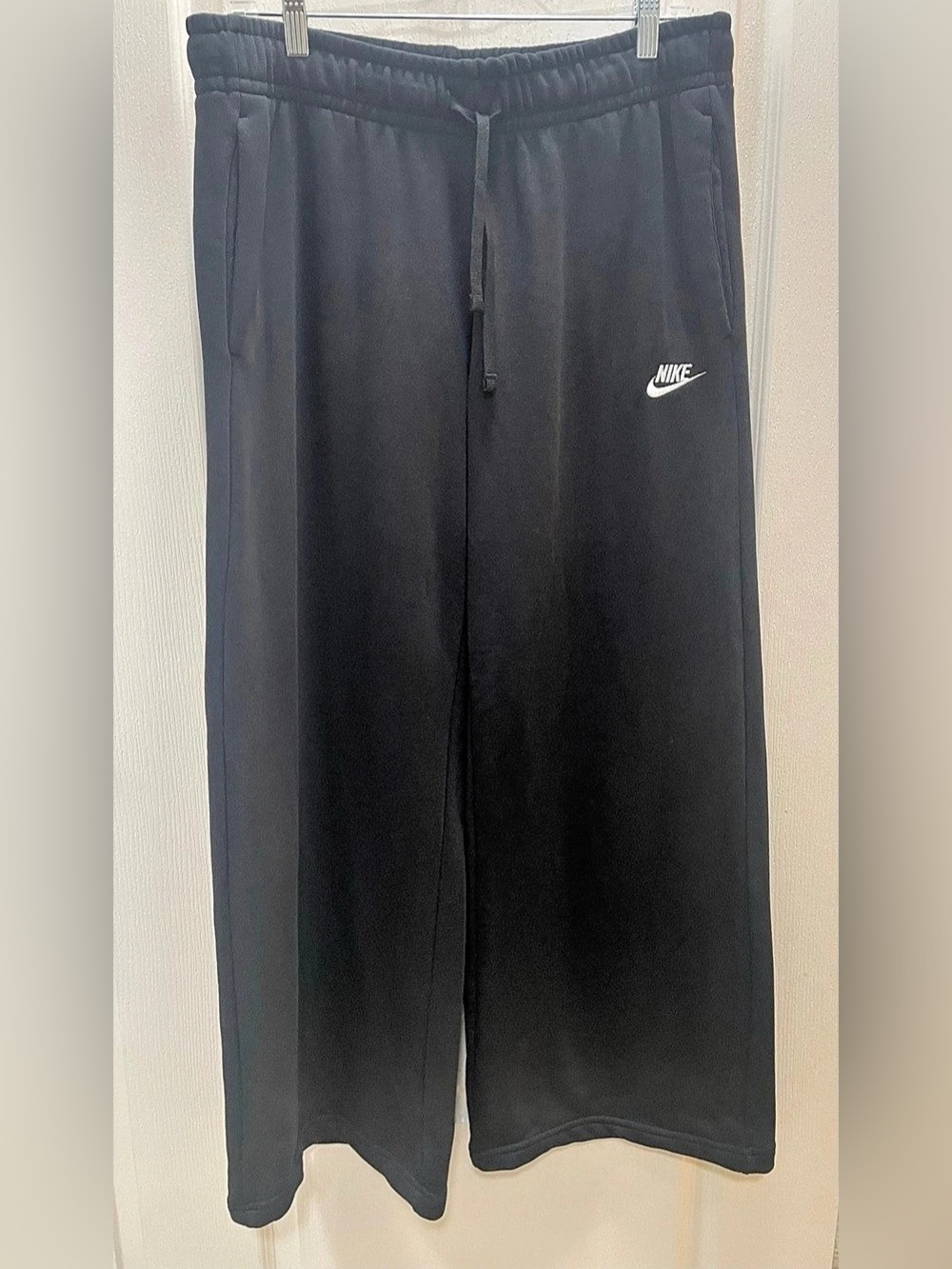 Nike Black Wide Leg Sweats Size Large Like New